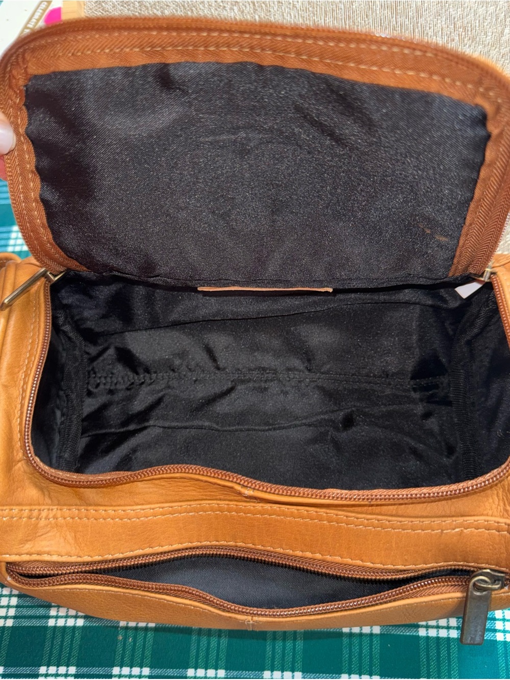 Winston Collection Toiletry Bag - Picture 6 of 8